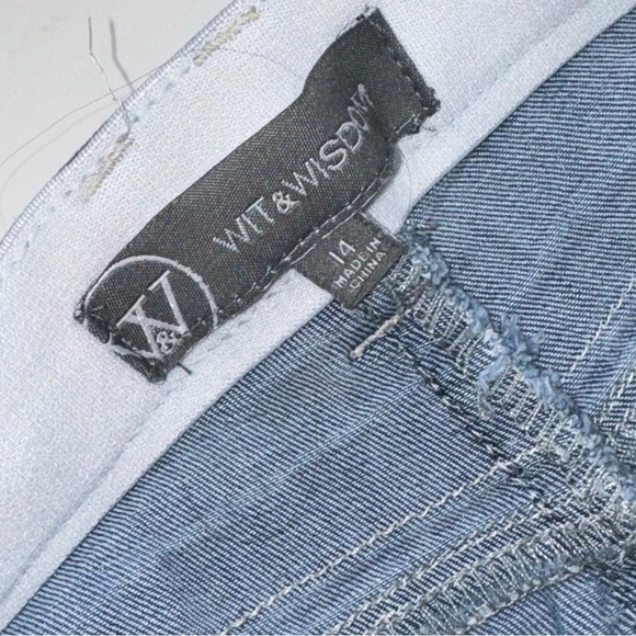 Wit & Wisdom Ab’Solution High Waist Dipped Girlfriend Jeans - Picture 16 of 17